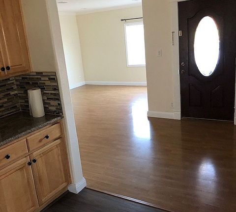 3rd image of 104 E Maude Ave