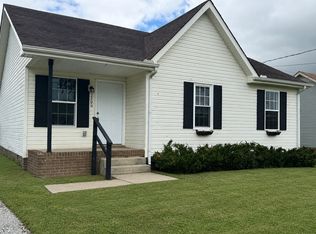 1200 Carol Dr, Oak Grove, KY 42262
