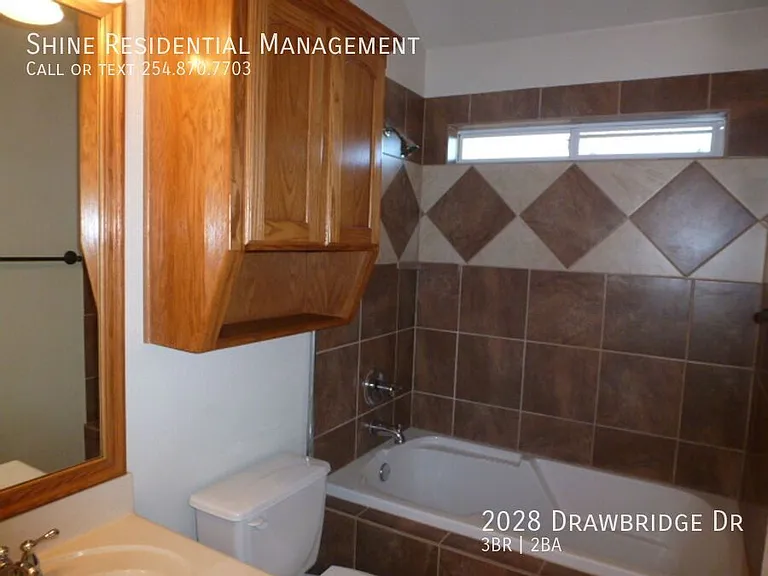2028 Drawbridge Dr — Photo 7