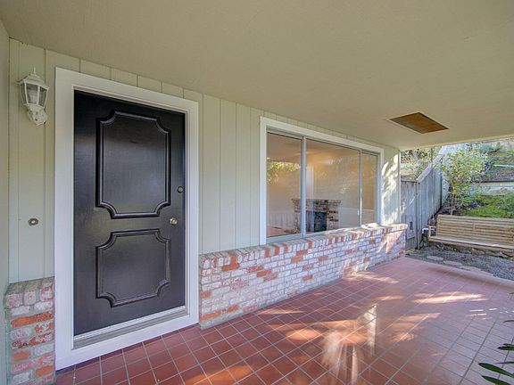 3rd image of 125 Kaden Dr