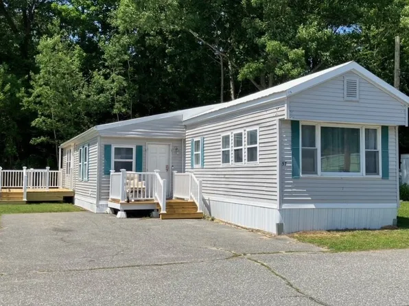 270 Littleton Rd Trailer 57, Chelmsford, MA 01824