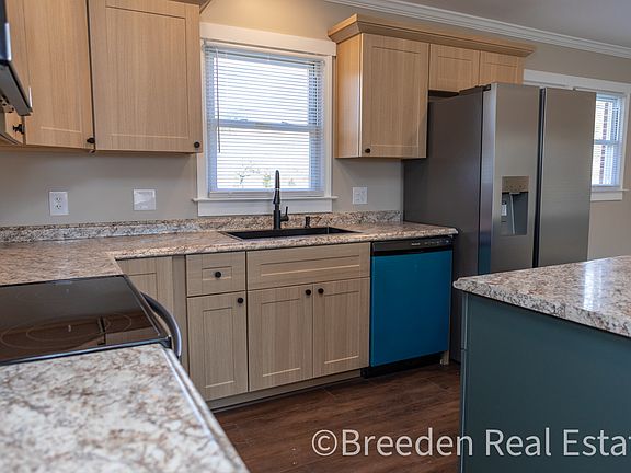 3rd image of 212 Carolina St #126