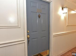 333 Linden St, Mahwah, NJ 07430