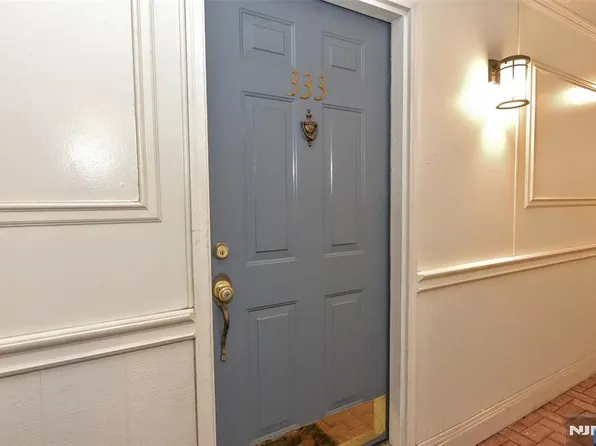 333 Linden St, Mahwah, NJ 07430