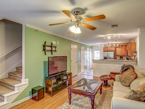 5th image of 2305 Greenwood Dr #24
