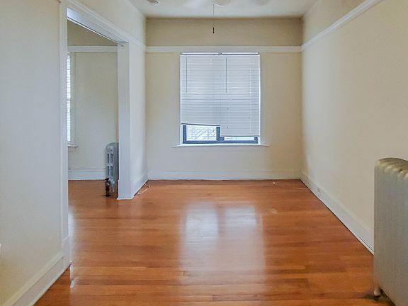 3rd image of 634.5 W Arlington Pl #27