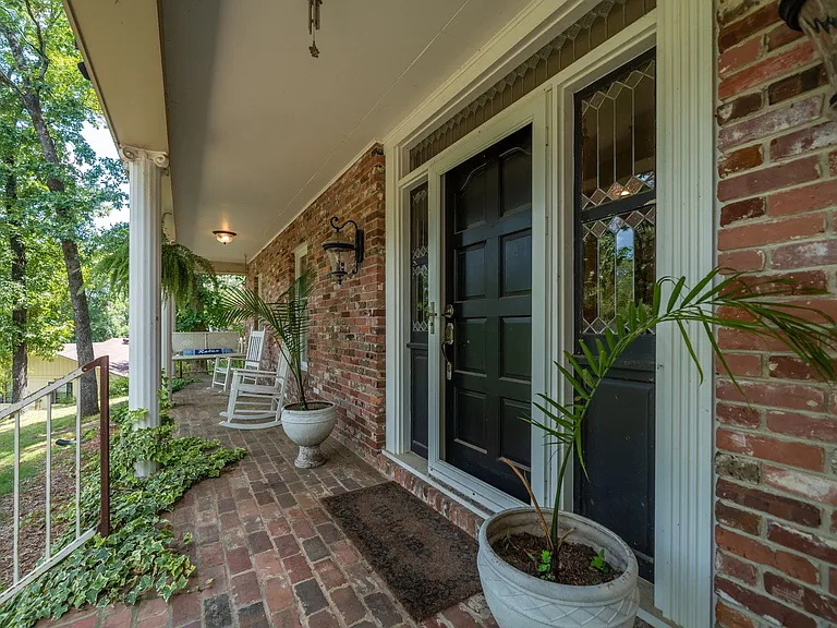 112 Leigh Cir — Photo 35