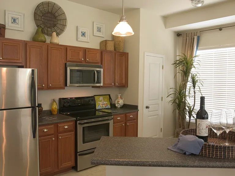 Calypso Bay Apartments — Photo 27