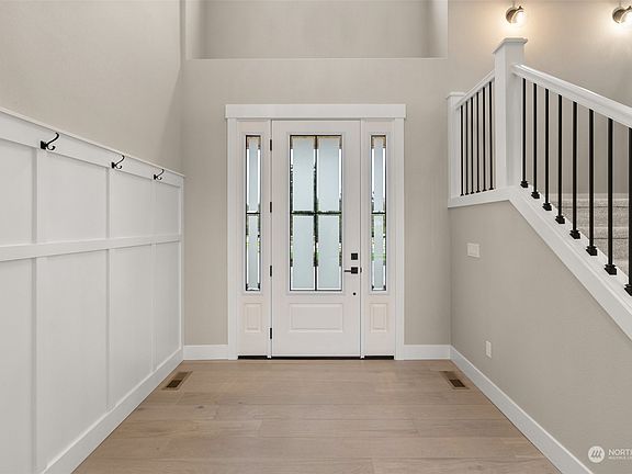 5th image of 2424 58th Avenue NW