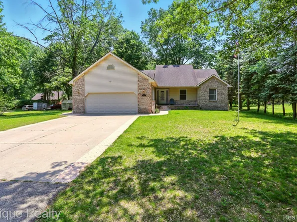 11970 Diamond Dr, Shelby Township, MI 48315