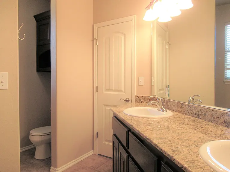 3341 Heritage Green Cir — Photo 30