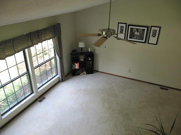 4th image of 1108 Crestview St