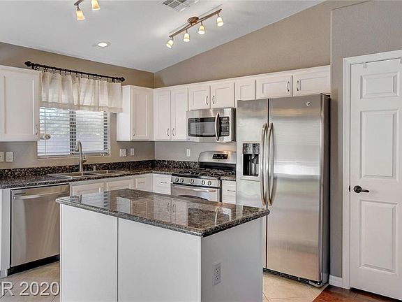 3rd image of 8097 Chestnut Glen Ave