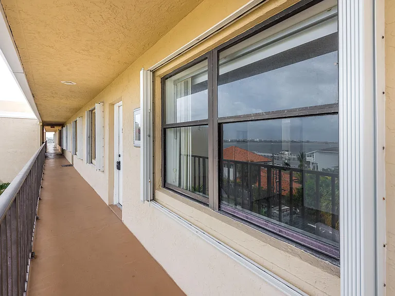896 N Federal Hwy #527 — Photo 50