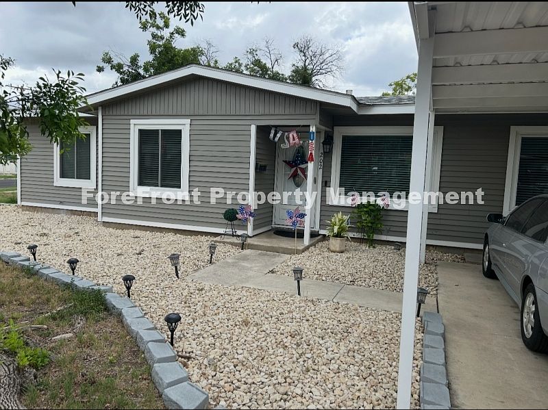1st image of 202 Basswood Dr