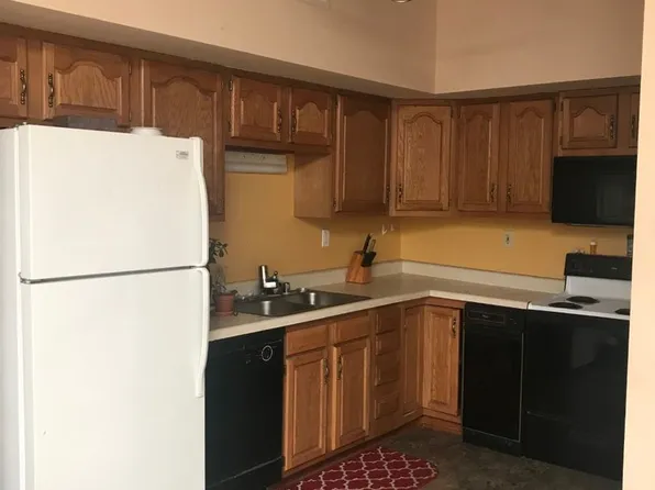 911 Massachusetts, 911 Massachusetts St #C8, Lawrence, KS 66044