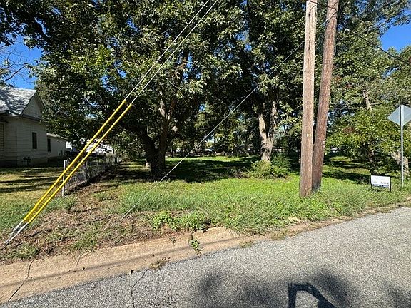3rd image of 1610 S Rusk St
