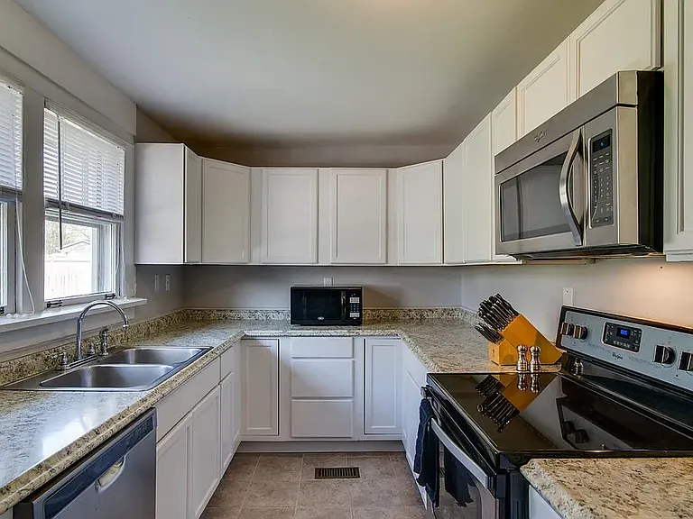 3708 Murphy Rd — Photo 11
