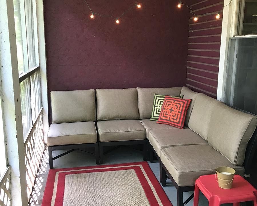 private screened porch
