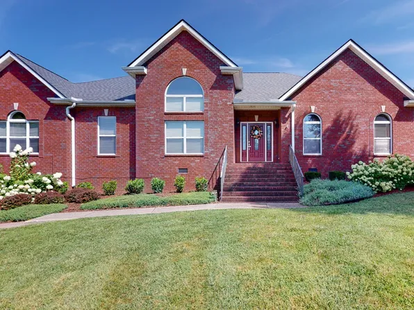 1028 Ridglea Dr, Burns, TN 37029