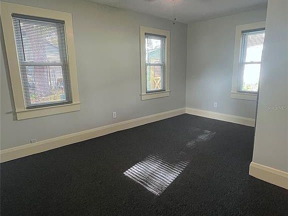 4th image of 402 W Paris St