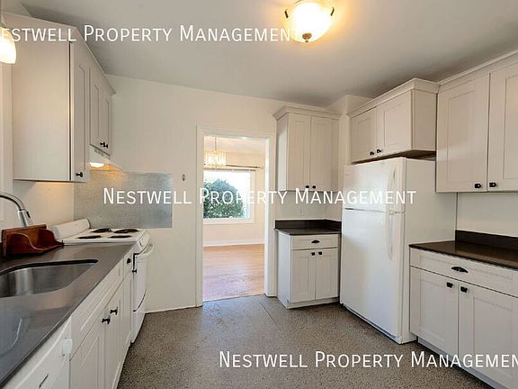 4th image of 454 E Bryan Ave