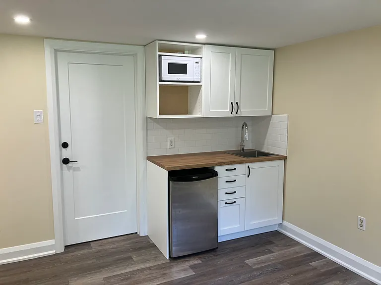 120 Lake Ave W #B — Photo 6