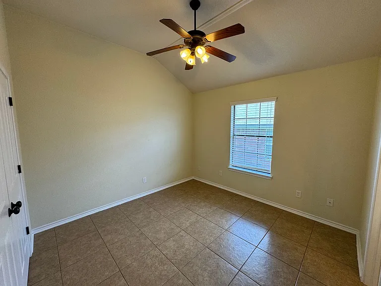 5702 Graphite Dr — Photo 17