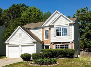 7519 Eurostar Dr, Charlotte, NC 28213