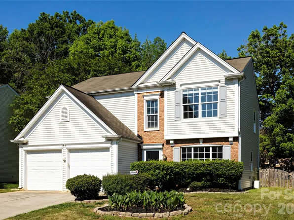 7519 Eurostar Dr, Charlotte, NC 28213