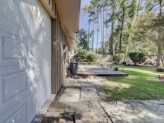 5th image of 10 Bay Pines Dr