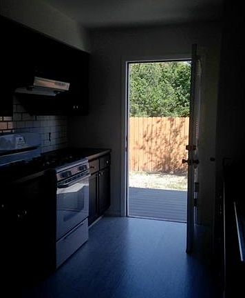 3rd image of 6907 Villita Avenida St