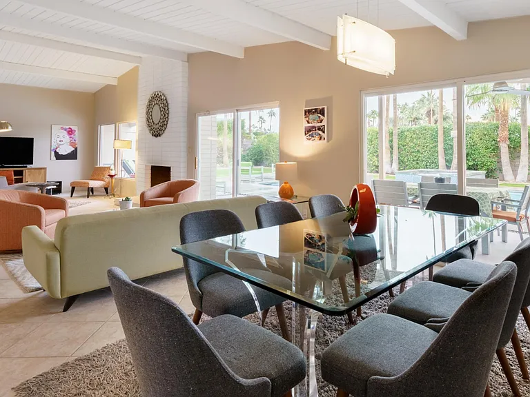 Dining Room Seats 8