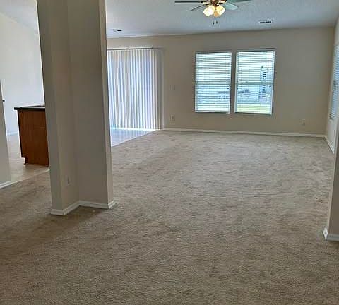 3rd image of 1000 Post Oak Ct
