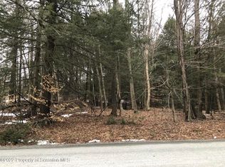 32 Shadyside Dr, Carbondale, PA 18407
