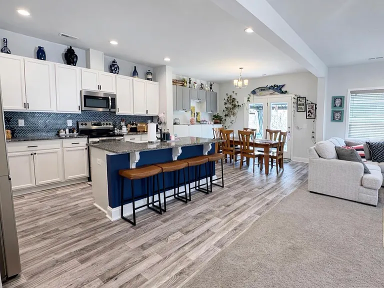 1151 Carteret Manor Dr — Photo 4
