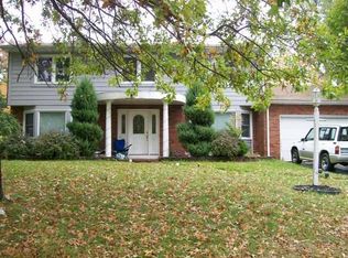 58 Hickory Ridge Rd, Rochester, NY 14625