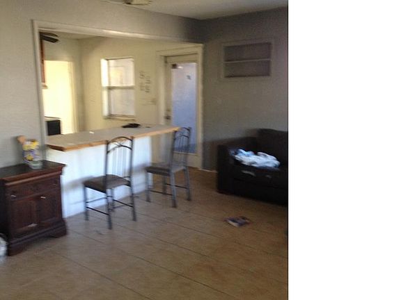 4th image of 1504 Live Oak St
