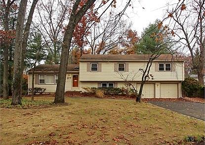 1st image of 27 Tuxedo Dr