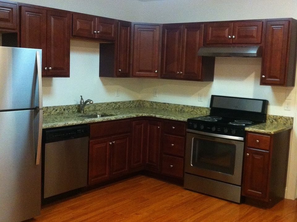 2nd image of 21 Messenger St APT 103