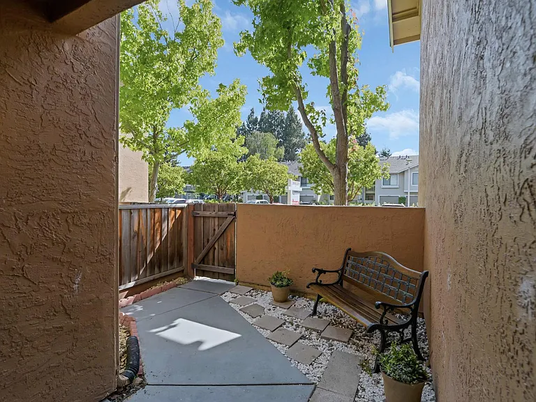 34552 Pueblo Ter — Photo 3