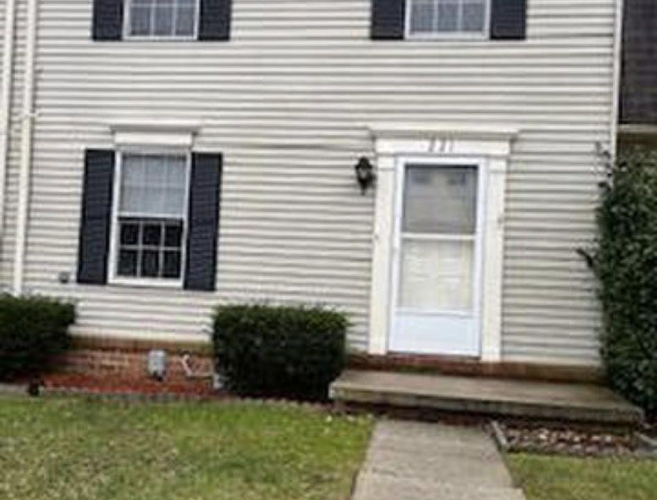 1st image of 221 Alymer Ct