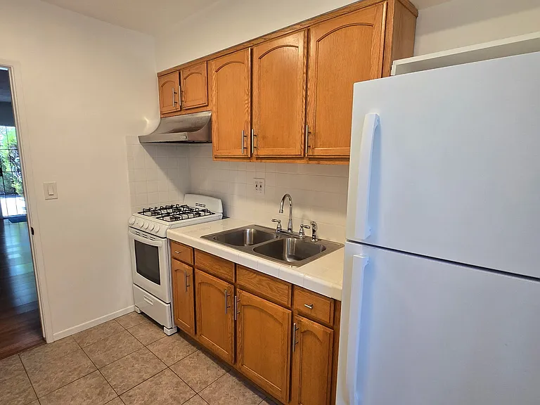 2624 Marathon St #4 — Photo 4