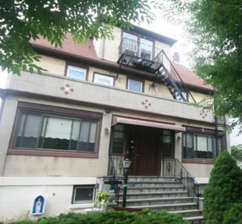 1st image of 22 Fawcett St APT 1