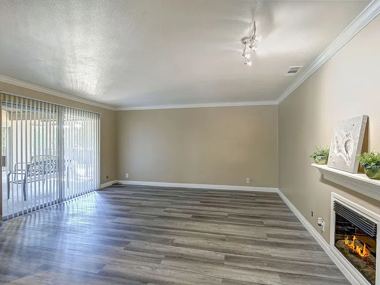 6830 Rosemead Blvd — Photo 21