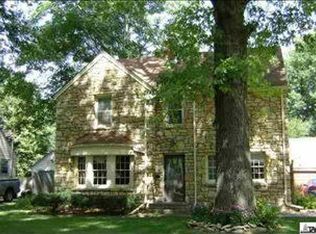 316 SW Country Club Dr, Topeka, KS 66611