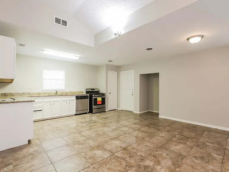 6395 Crossway Dr — Photo 11