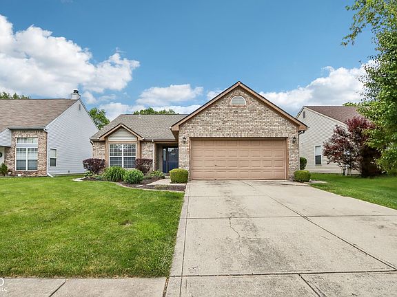 3rd image of 778 Kingston Cir