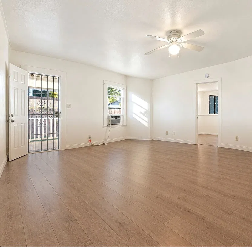 2 bed, 900 sqft, $2,700 — Photo 2