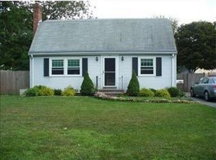 90 Lakeshore Dr, Westwood, MA 02090